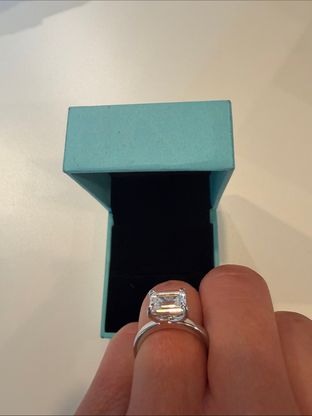 NWB Emerald-Cut Clear Stone Solitaire East West Ring Silver-Tone 4.25 - Picture 5 of 5